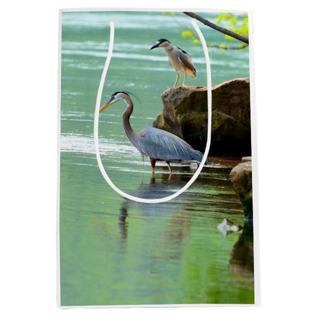 Zwei Helden am Fluss Mittlere Geschenktüte (Vorderseite)