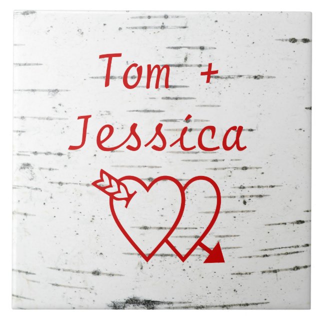 Zwei Herzen auf einem Birkenkoffer Fliese (Vorderseite)