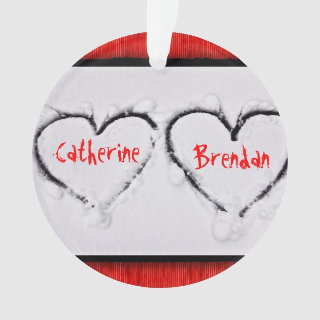 Zwei Herzen frisches weißes Schneerot Wellblech Ornament (Vorderseite)