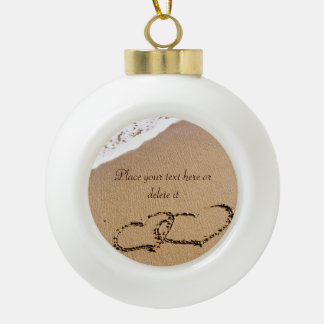 Zwei Herzen im Sand Keramik Kugel-Ornament