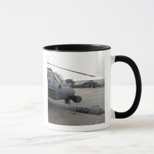 Zwei HH-60G pflastern Falken Tasse