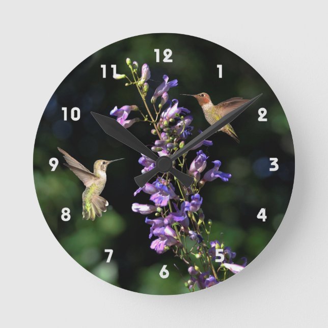 Zwei Hummingvögel fliegen mit Blume, Wall Clock Runde Wanduhr (Vorderseite)