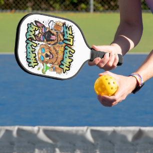 Zwei Hunde trinken Bier und tragen Sonnenbrille Pickleball Schläger