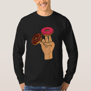 Zwei im rosa im Stink-Shocker T-Shirt