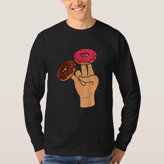 Zwei im rosa im Stink-Shocker T-Shirt (Vorderseite)