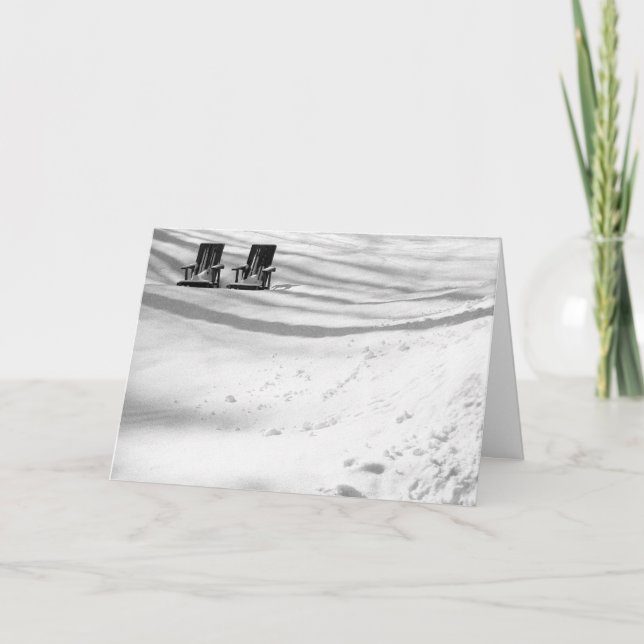 Zwei im Schnee begrabene Stühle Karte (Vorderseite)