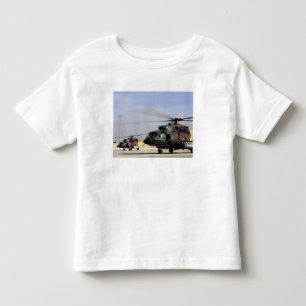 Zwei irakische angesagte Hubschrauber Mi-17 Kleinkind T-shirt