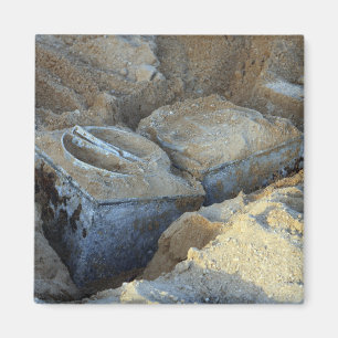 Zwei kastenähnliche Geräte verpackt Magnet