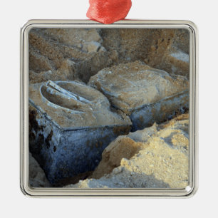 Zwei kastenähnliche Geräte verpackt Silbernes Ornament
