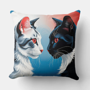 Zwei Katzen gegenüberstehen einander Kissen