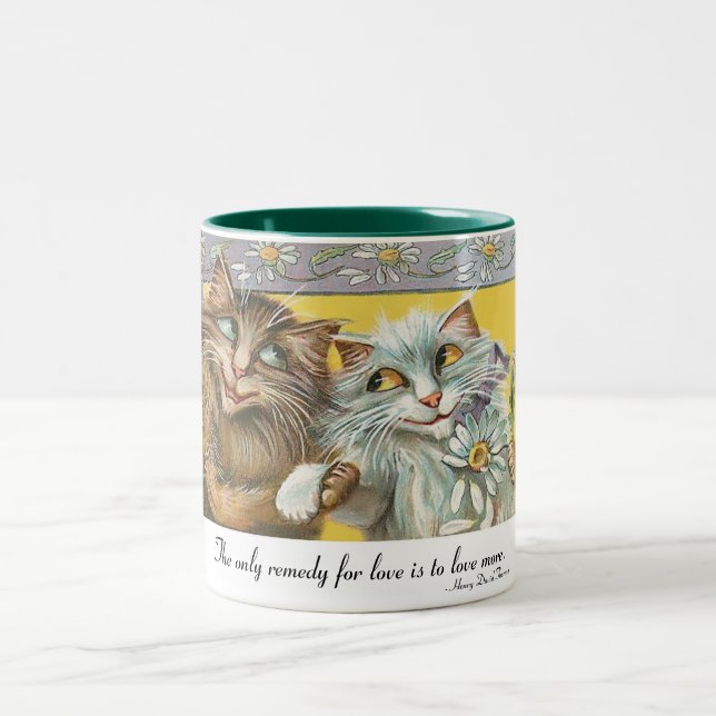 Zwei Katzen in der Liebe Zweifarbige Tasse (Mittel)