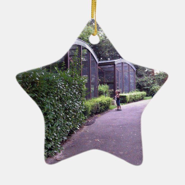 zwei Kinder im Park Keramikornament (Hinten)