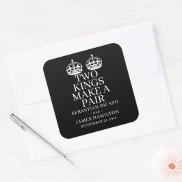 Zwei Könige machen eine Paarschwulenhochzeit Quadratischer Aufkleber