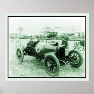 Zwei Männer im antiken Rennwagen Nr. 6 Indy 500 Poster