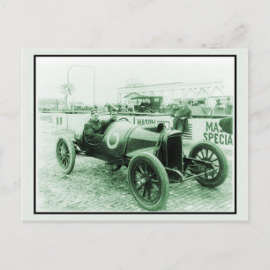 Zwei Männer in einem alten Rennwagen Nr. 6 Indy 50 Postkarte