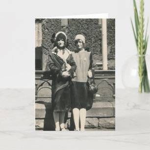 Zwei Männer ziehen sich auf die Stadtkarte Karte