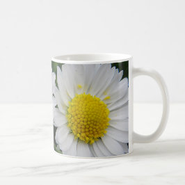 Zwei niedliche, weiße Molkereien Kaffeetasse
