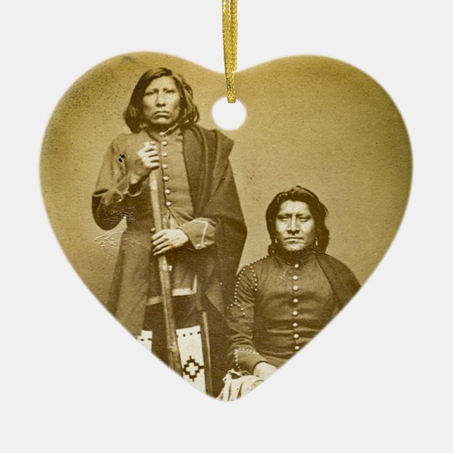 Zwei Pawnee-Pfadfinder 1870s Stereoview Vintag Keramikornament (Vorne)