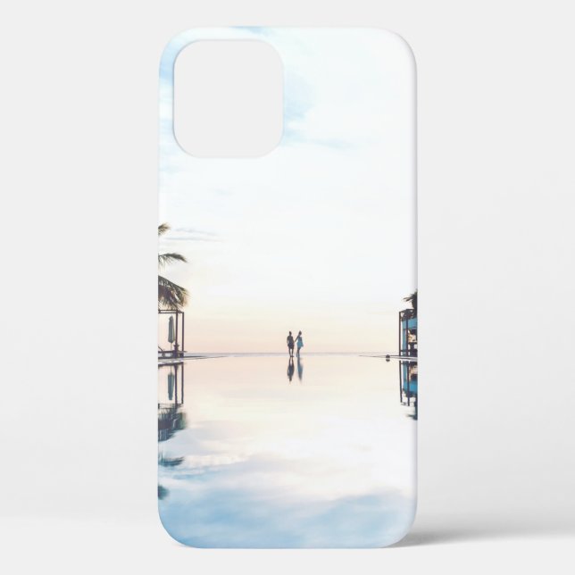 Zwei Personen stehend am Pool Case-Mate iPhone Hülle (Rückseite)