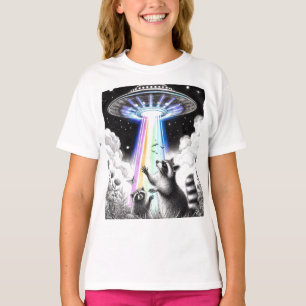 Zwei Raccoons und Rainbow UFO auf der Wildblume T-Shirt