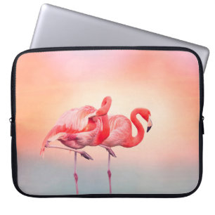zwei rosa Flamingos im Wasser bei Sonnenuntergang, Laptopschutzhülle