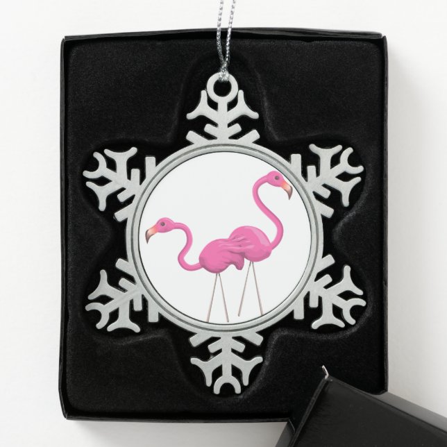 Zwei rosa Flamingos stehend Schneeflocken Zinn-Ornament (Box)