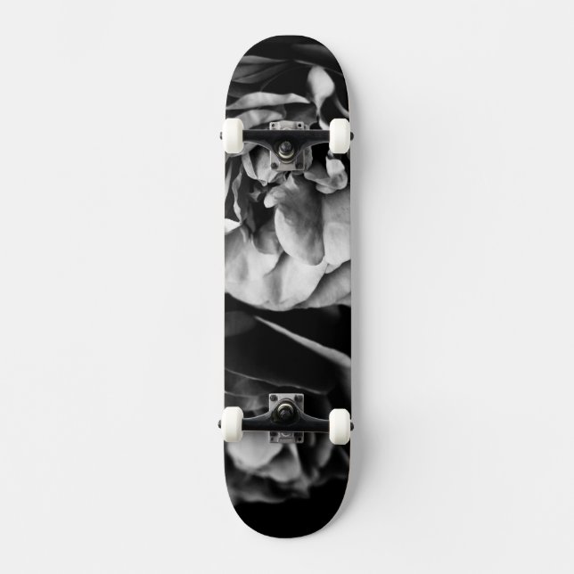 zwei Rose Skateboard (Vorderseite)