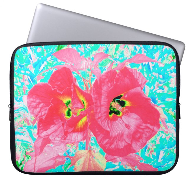 Zwei Rosy Red Coral Pum Crazy Hibiskus auf Aqua Laptopschutzhülle (Vorderseite)