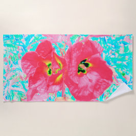 Zwei Rosy Red Coral Pum Crazy Hibiskus auf Aqua Strandtuch