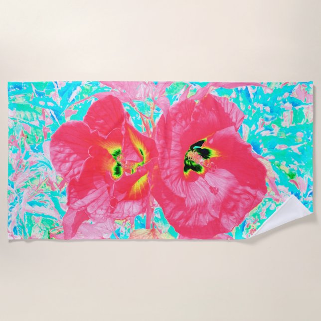 Zwei Rosy Red Coral Pum Crazy Hibiskus auf Aqua Strandtuch (Vorderseite)