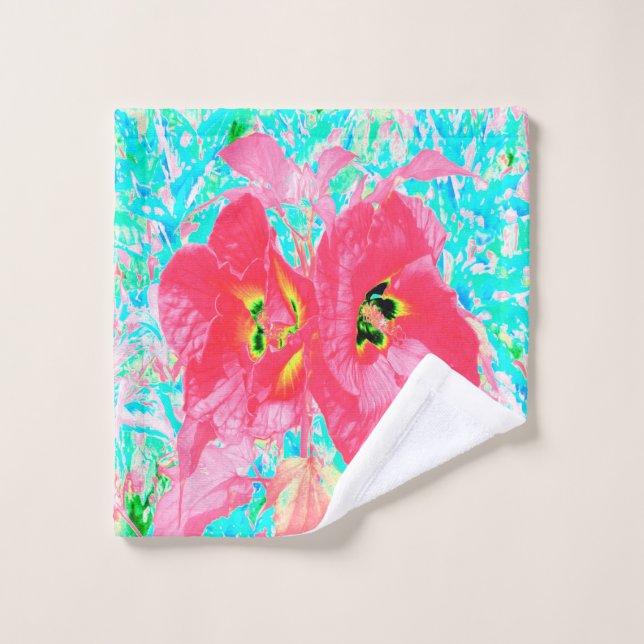 Zwei Rosy Red Coral Pum Crazy Hibiskus auf Aqua Waschlappen (Waschlappen)