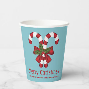 Zwei rote und weiße Candy Canes auf Blau mit Text Pappbecher