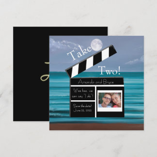 Zwei Save the Date mondbeleuchteter Strand