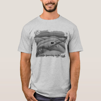 Zwei Schafe, die in die Nacht überschreiten T-Shirt
