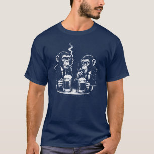 zwei Schimpansen rauchen und trinken Bier T-Shirt