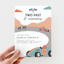 Zwei schnelle 2 kuriose Retro Rennwagen 2. Geburts