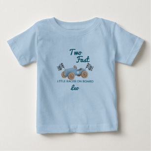 Zwei schnelle Rennwagen Auto Junge 2. Geburtstag P Baby T-shirt