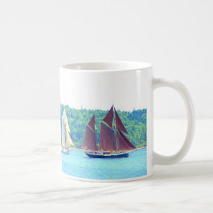 zwei Schooners, die Tasse segeln