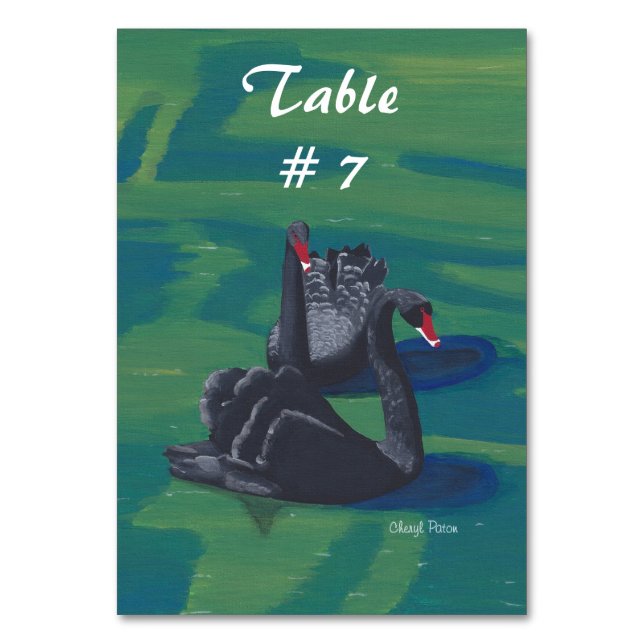 Zwei schwarze Schwäne schwimmen Tischnummer Tischk (Vorderseite)