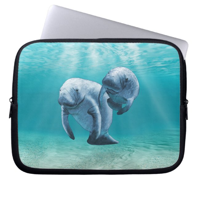 Zwei schwimmende Manatis Laptopschutzhülle (Vorderseite)