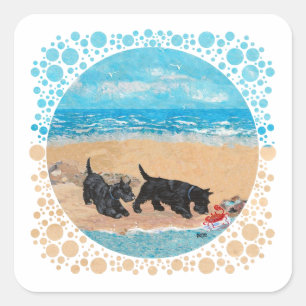 Zwei Scotties am Strand Quadratischer Aufkleber