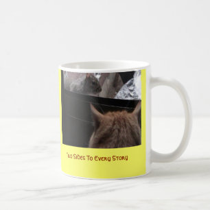 Zwei Seiten zu jeder Geschichte Tasse