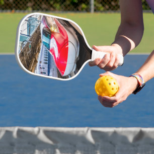 Zwei Shinkansen am Bahnhof Tokio Pickleball Schläger