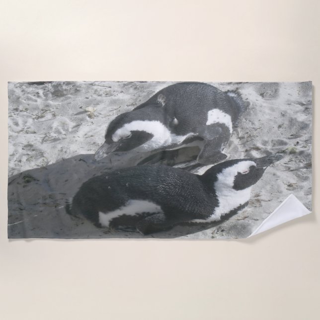 Zwei Sonnenbäder Penguins Beach Handtuch (Vorderseite)