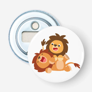 Zwei spielende Cartoon Lions Button Flaschenöffner