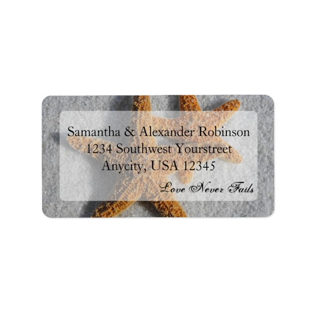 Zwei Starfish im Sand, Hochzeit am Strand Adressaufkleber (Vorne)