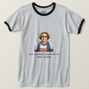 Zwei Stone, die sich gegenseitig T - Shirt ansehen