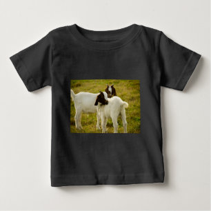 Zwei süße Boer-Ziegen auf einem Feld Foto Baby T-shirt