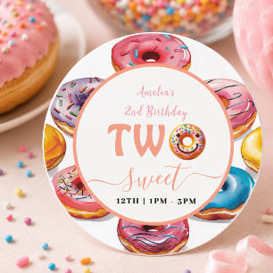 Zwei süße Donuts 2. Geburtstagsfeier Runder Aufkleber