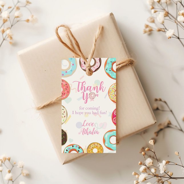 Zwei süße Niedliche Donuts Geburtstag Geschenkanhänger (Von Creator hochgeladen)